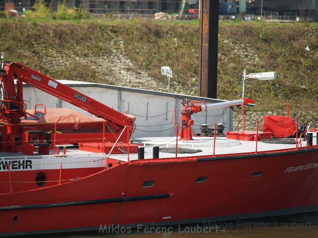 Feuerloeschboot 10-2      P187.JPG